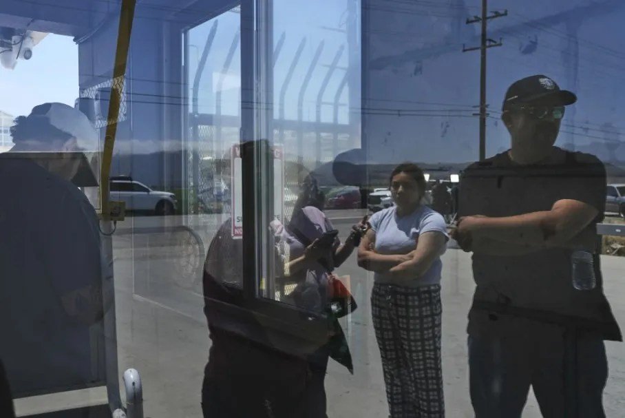 Gobierno guatemalteco hace llamado a respetar los derechos de los inmigrantes. Foto La Hora. AP
