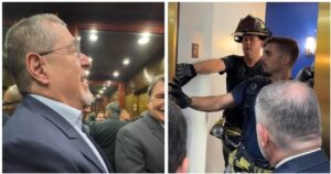 El presidente Bernardo Arévalo, tras ser auxiliado por bomberos al quedar momentáneamente atrapado en un elevador en Nueva York. (Foto Prensa Libre: Captura de pantalla del Instagram bernardoarevalogt)