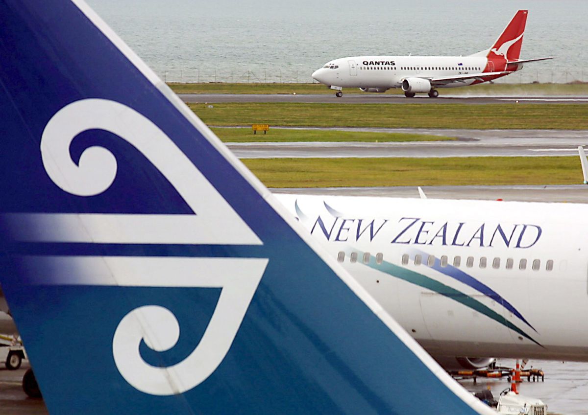 Fotografía de archivo, que muestra un avión en el aeropuerto internacional de Auckland, en Nueva Zelanda. Foto La Hora: EFE