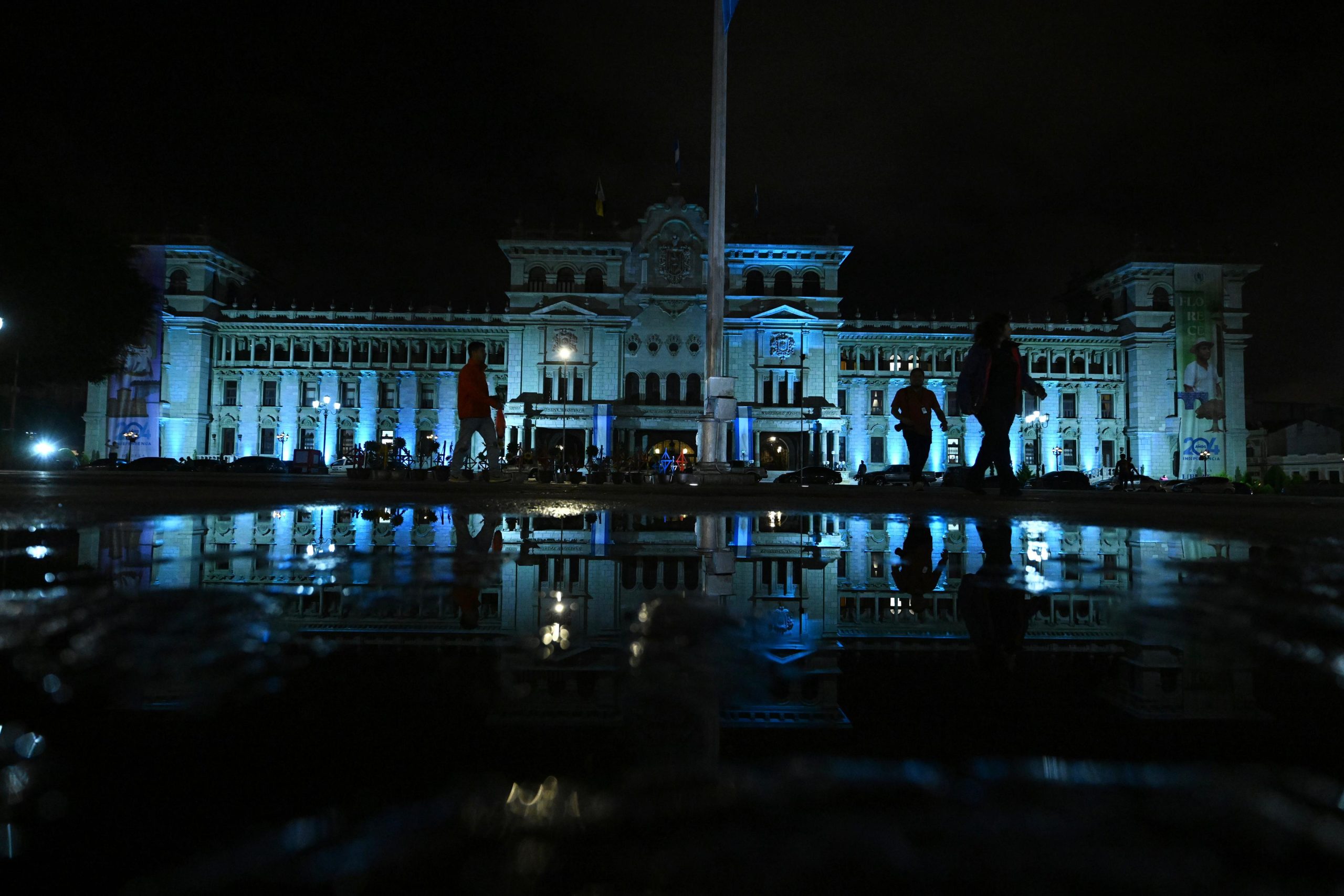 Luminarias hacen eco al Día de la Lengua de Señas de Guatemala