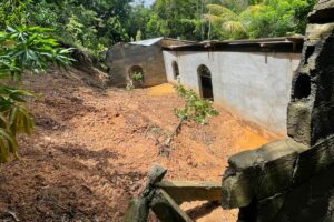 Vivienda afectada por la lluvia en la aldea Chipoc, Alta Verapaz. Foto La Hora: Conred