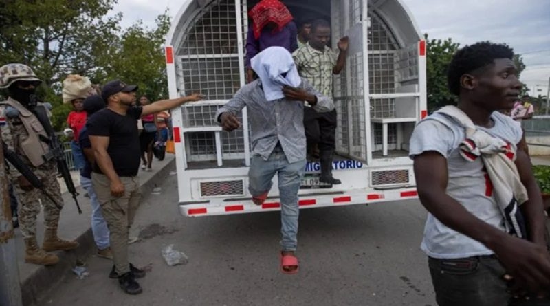 República Dominicana endurece política migratoria al deportar más de 30 mil haitianos
