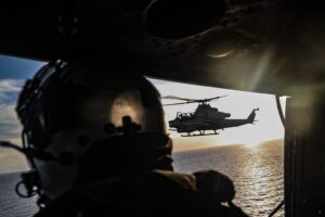 Helicópteros del Comando Sur realizaron prácticas con fuego real en el mar Caribe