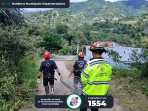 Joven de 18 años arrastrado por un río en San Marcos es localizado sin vida. Foto La Hora: Bomberos Municipales Departamentales