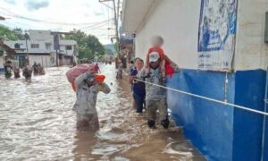México eleva a 44 el número de muertos por las lluvias