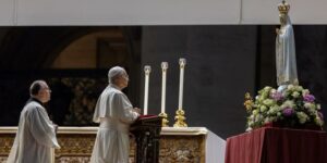 Papa León XIV entregó la primera Rosa de Oro de su pontificado