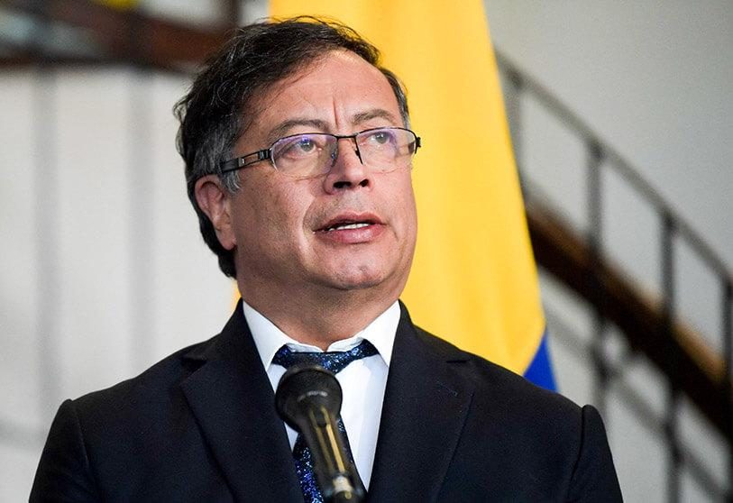 Petro informa que llegó a Colombia el sobreviviente del submarino hundido en el Caribe