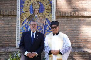 Presidente visitó la imagen de la Virgen del Rosario en el Vaticano