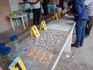 Requisa en prisión de Izabal revela cocaína, marihuana y decenas de teléfonos