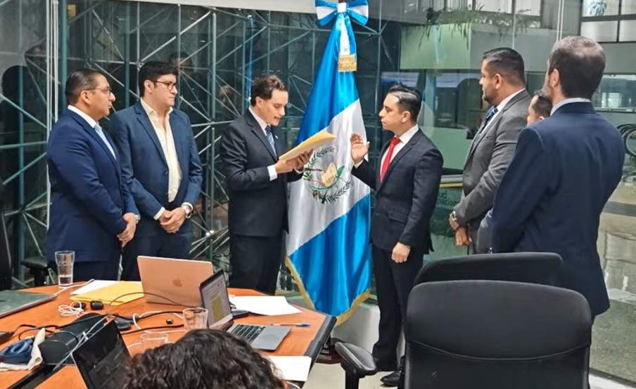 directorio sesión del 13 de octubre 2025 juramentación Superintendente de Competencia Jorge Miguel Castillo