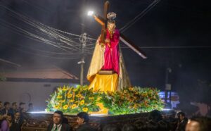 Las primeras procesiones y otras actividades religiosas han comenzado en La Antigua Guatemala antes de arrancar la Cuaresma y Semana Santa. Foto La Hora: municipalidad La Antigua